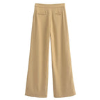 Calça Vogue Charm™️/Mostrando a Calça como uma Peça Clássica, mas com um Toque Moderno!